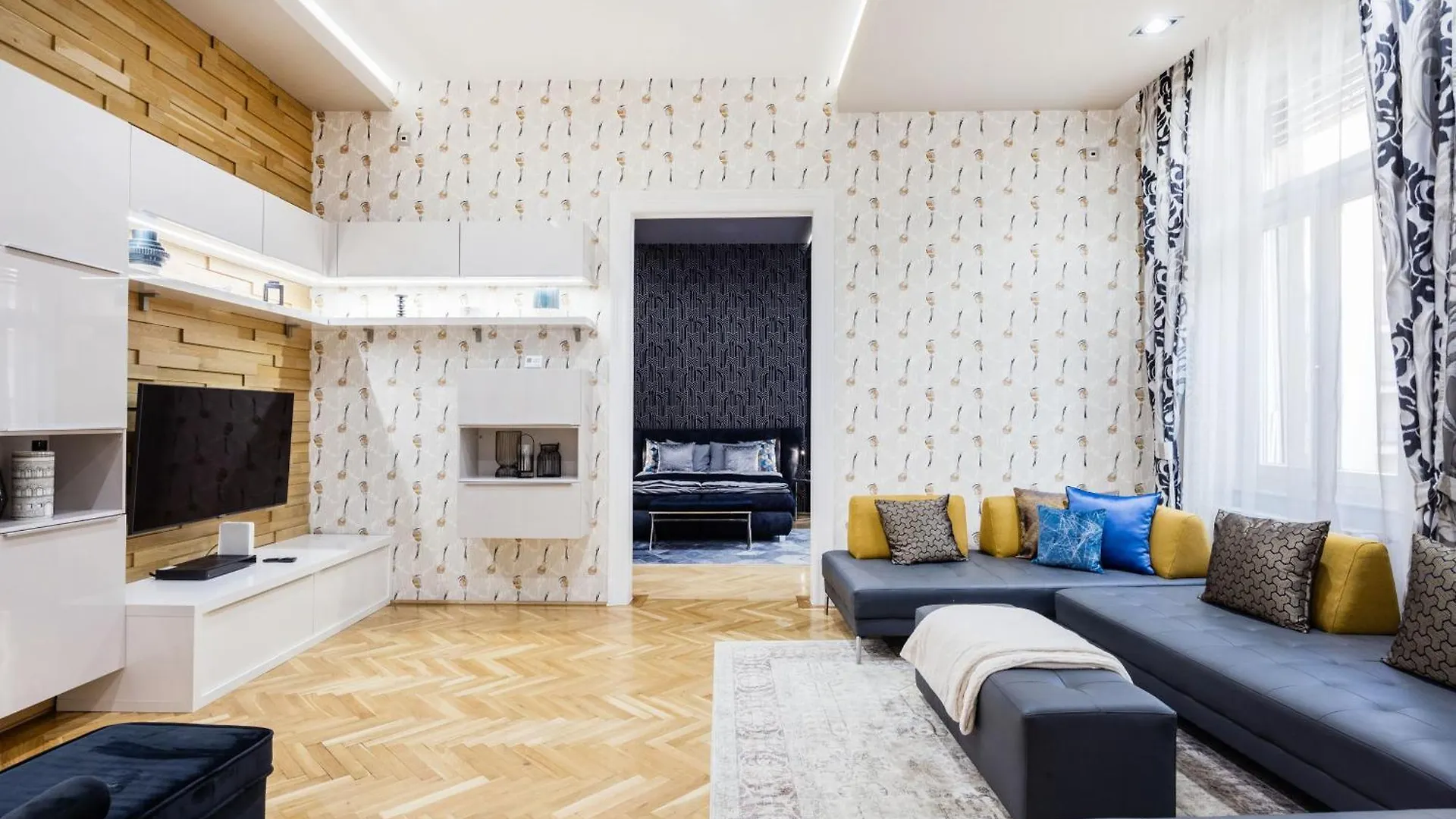 Spacious Designer Home With Premium Touches 부다페스트 헝가리