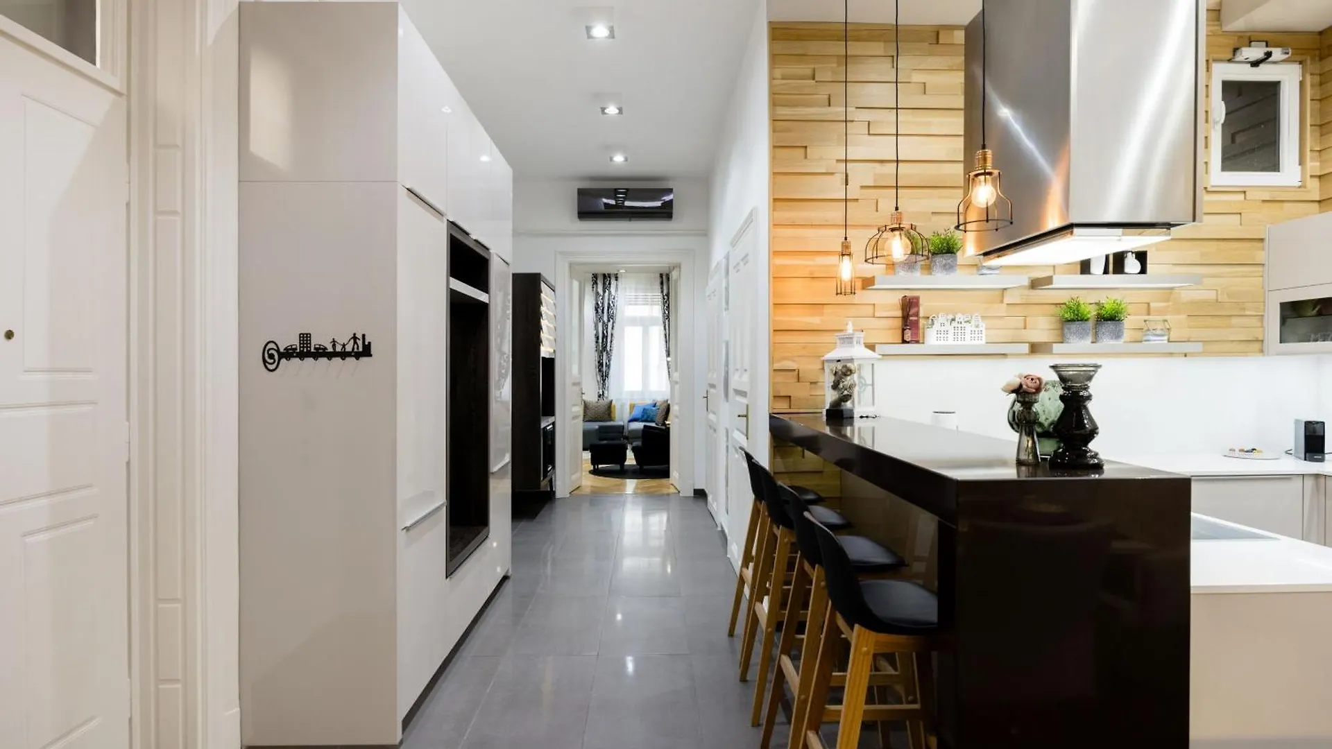 아파트 Spacious Designer Home With Premium Touches 부다페스트 헝가리